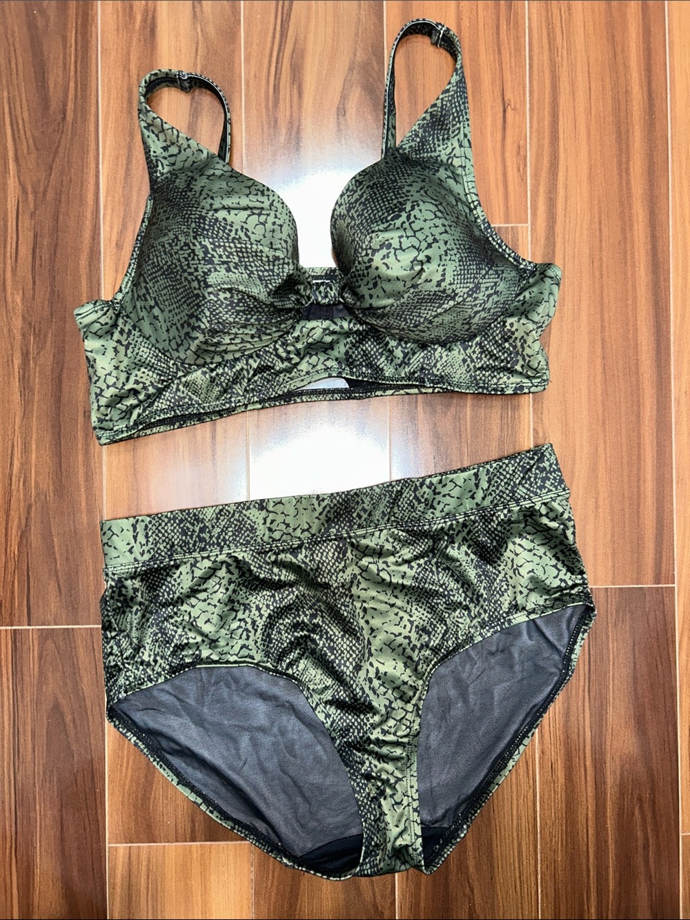 Size 12 & 36DD Cacique swim bikini set